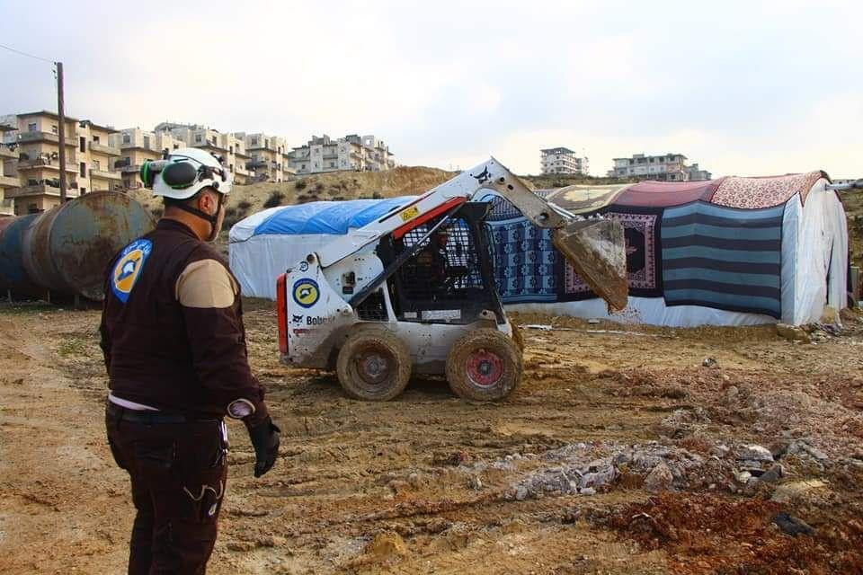 مركز إيواء للنازحين في سلقين ش...