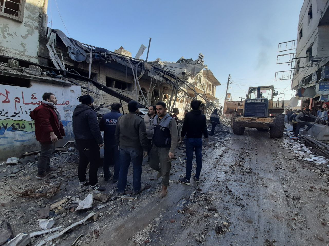 إدلب.. 15 شهيدا بقصف للنظام ور...