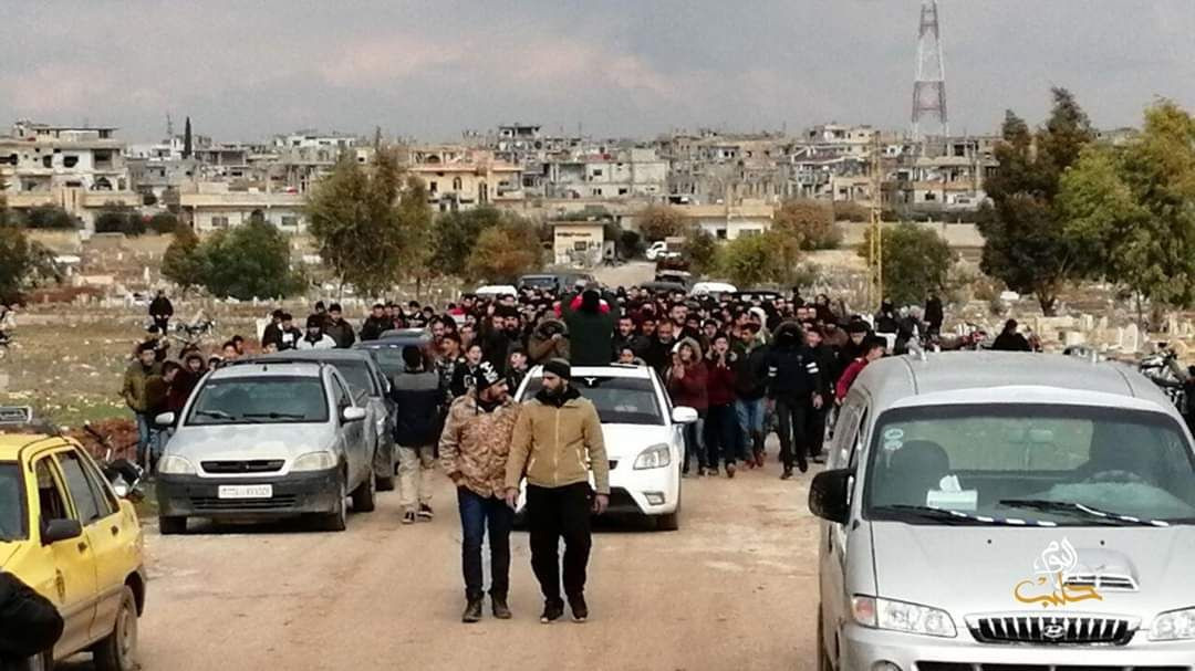 بهتافات مناهضة للنظام.. آلاف ا...