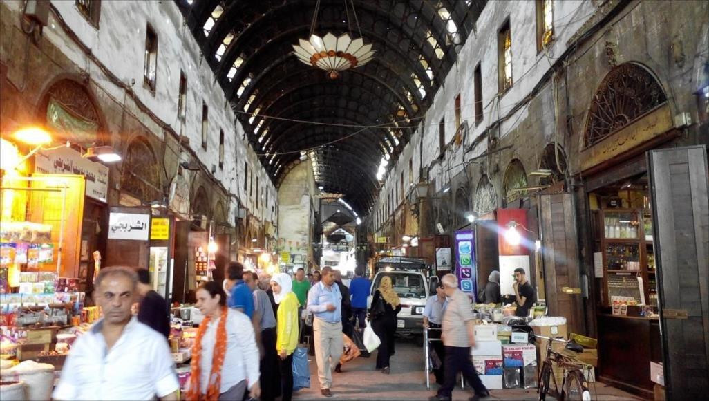 مسؤولون موالون يدعون المواطنين...