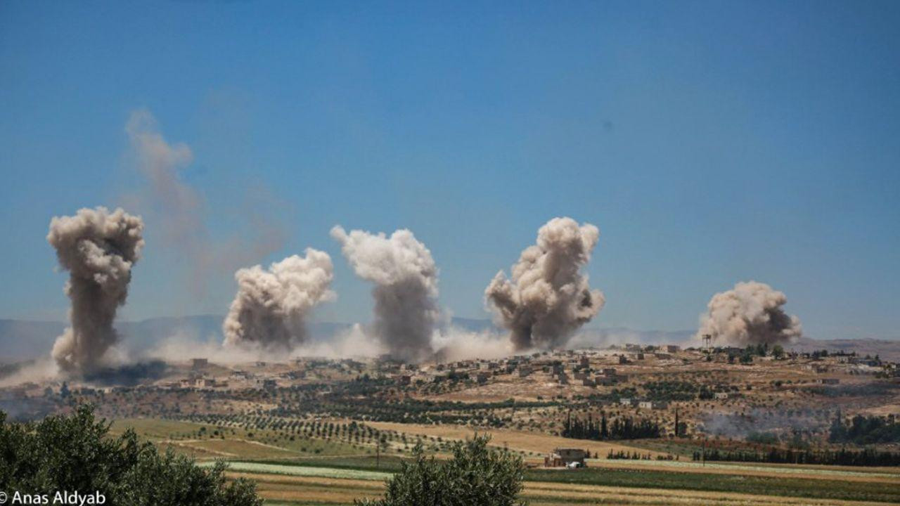 بشكل غير مسبوق.. قصف جوي وبري...