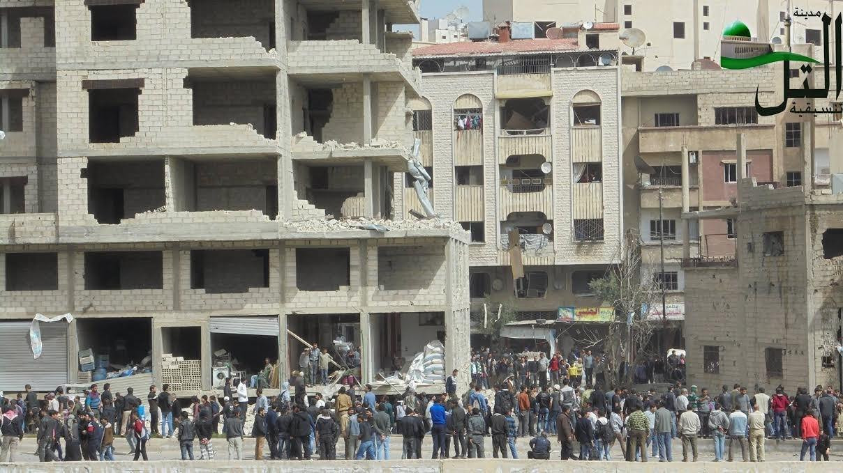 النظام يفرج عن ثلاثة معتقلين و...