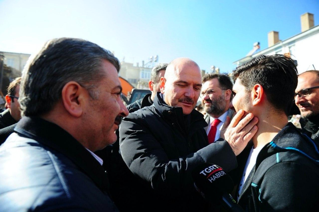 وزير الداخلية التركي يقدم الشك...