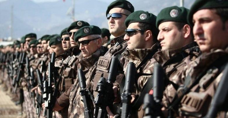 تركيا ترسل قوات خاصة وراجمات ص...