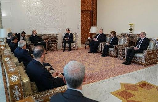 وفد إيراني يلتقي برأس النظام ف...
