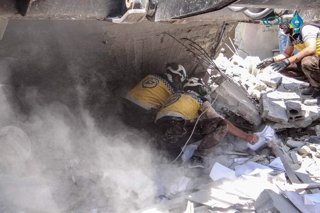 روسيا تقصف مركز الدفاع المدني...