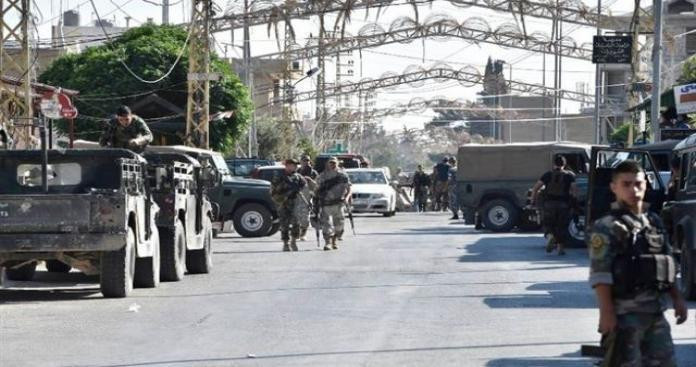 السلطات اللبنانية تمنع عبور حا...