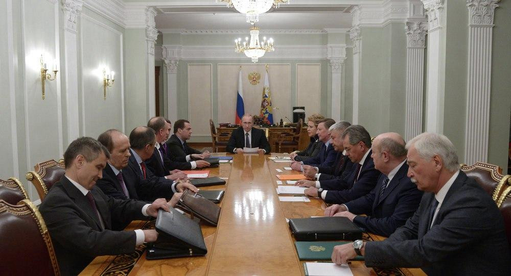 بوتين يجتمع بمجلس الأمن الروسي...