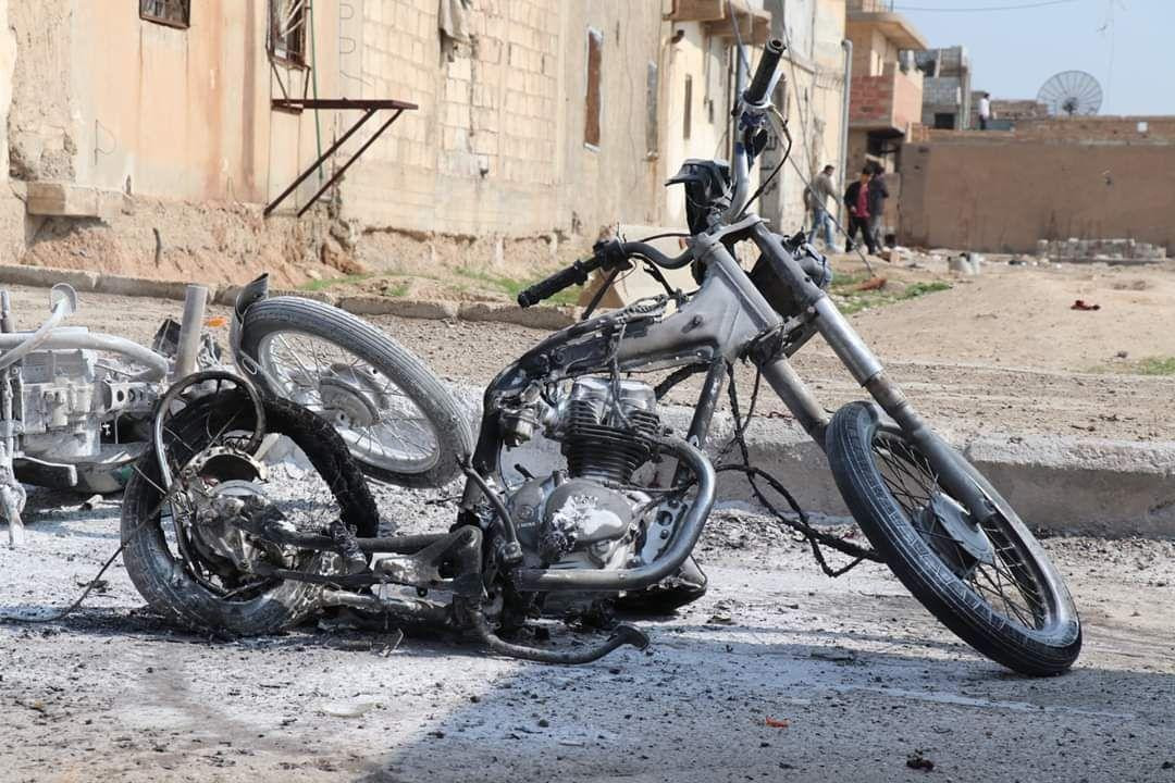انفجار دراجة نارية أمام مقر عس...