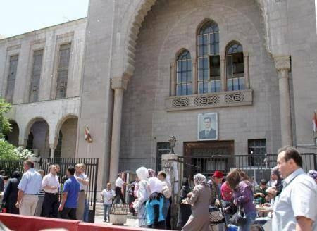 مسؤول بالنظام ينفي إيقاف معامل...