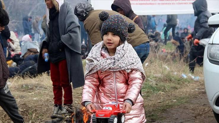 مطالبات باستقبال اللاجئين العا...