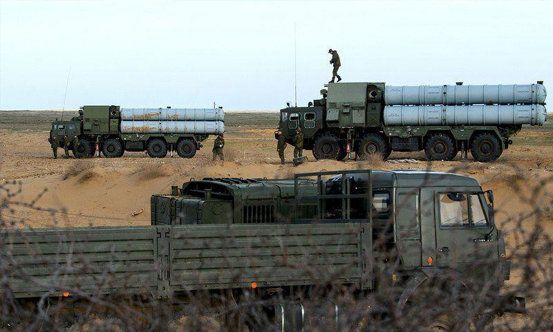 غارات جوية تستهدف مواقع النظام...