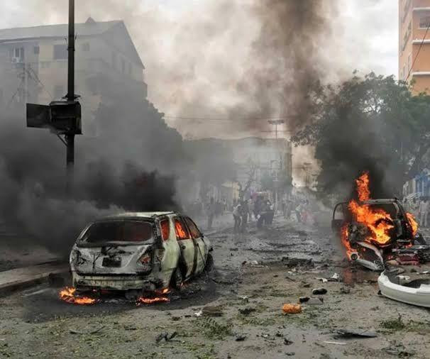 جرحى من "الجيش الوطني" بتفجير...