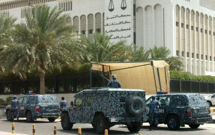 المحكمة الكويتية تخلي سبيل ثلا...