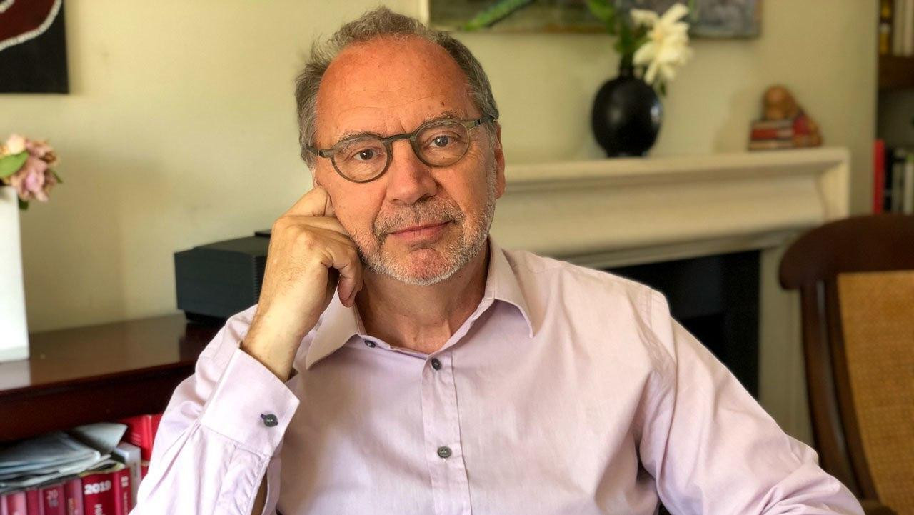 عالم فيروسات: لا عودة للحياة ا...