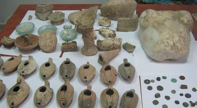 آثار درعا تستلم مئات القطع الم...