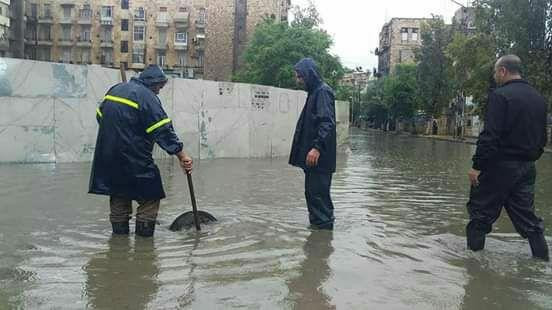 أمطار صيفية تسبب فياضات في أحي...