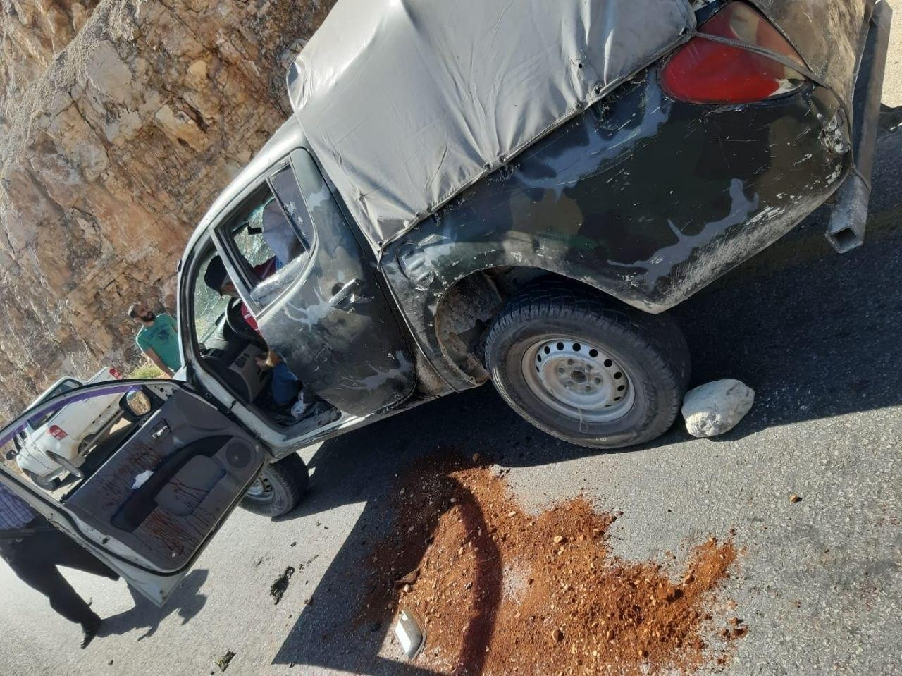 إدلب.. مقتل ثلاثة أشخاص على طر...