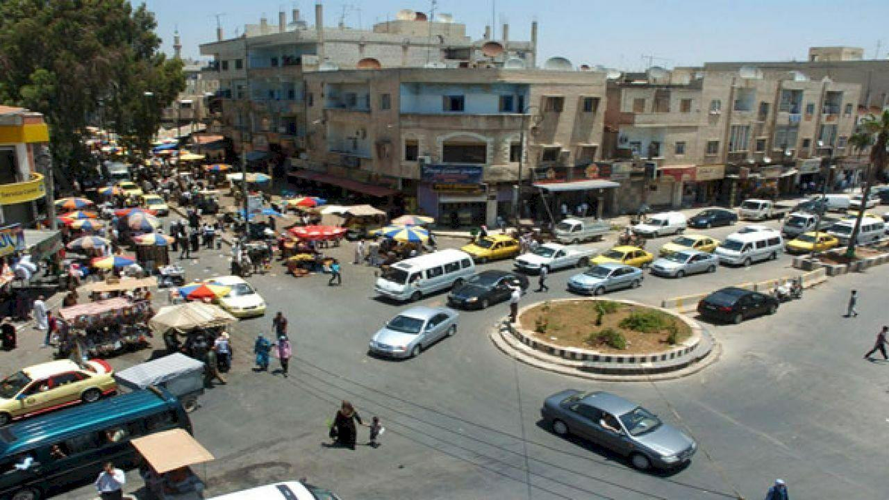 إصابة عائلتين في ريف درعا بتسم...