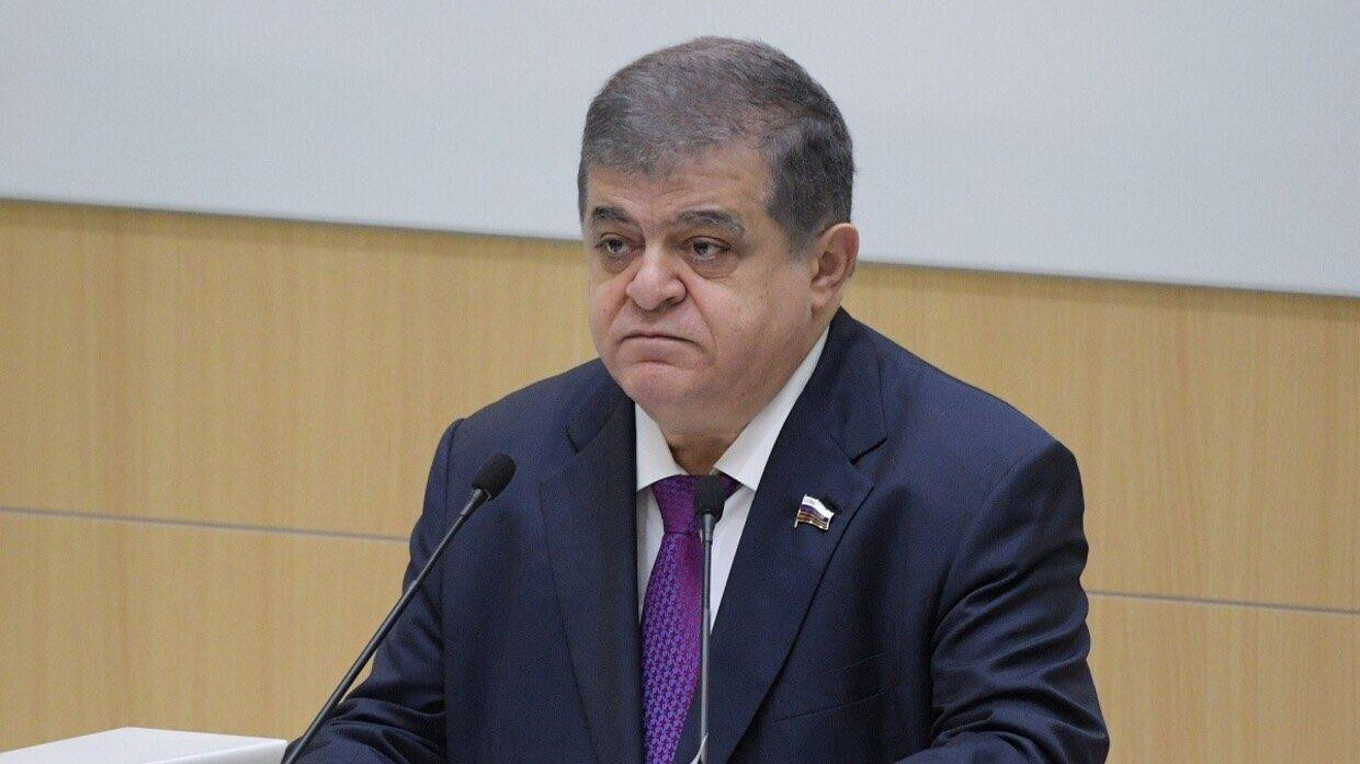 موسكو تتحدى "قيصر أمريكا" وتعل...