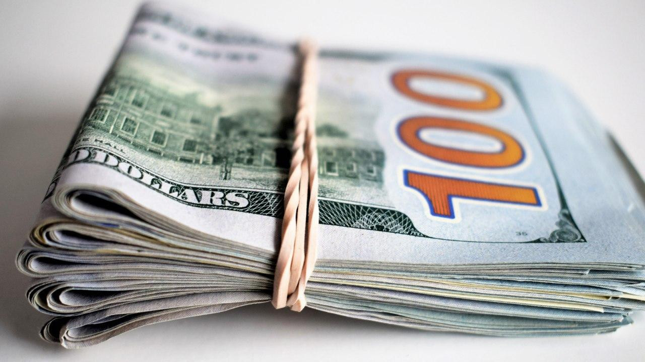 تحسن بسعر صرف الليرة أمام الدو...