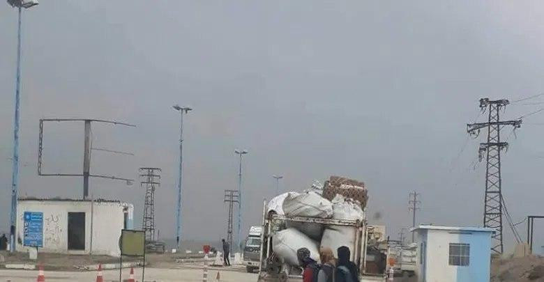 الرقة.. "قسد" تغلق معبر "الطبق...