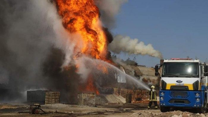 جرحى بانفجار في مجمع لإعادة تك...