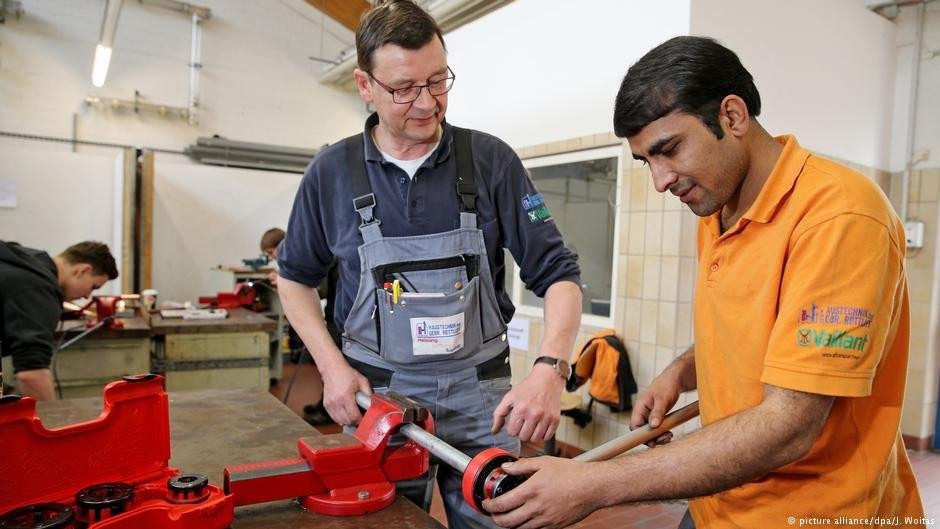 ألمانيا.. كورونا يفقد اللاجئين...