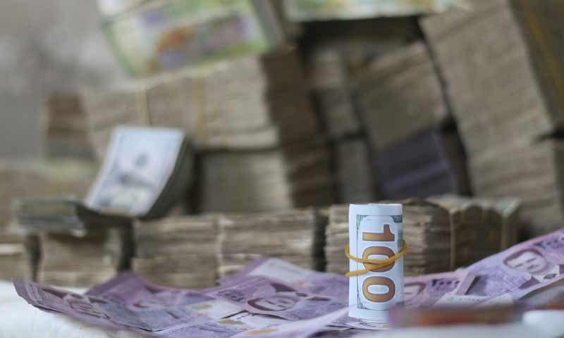 إدلب.. محلات الصرافة تغلق أبوا...