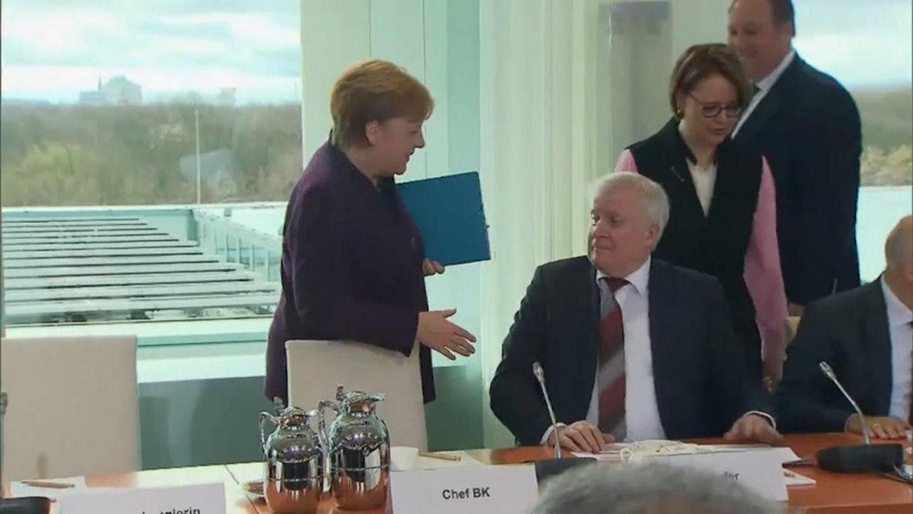 الحكومة الألمانية تعلق طلبات ا...