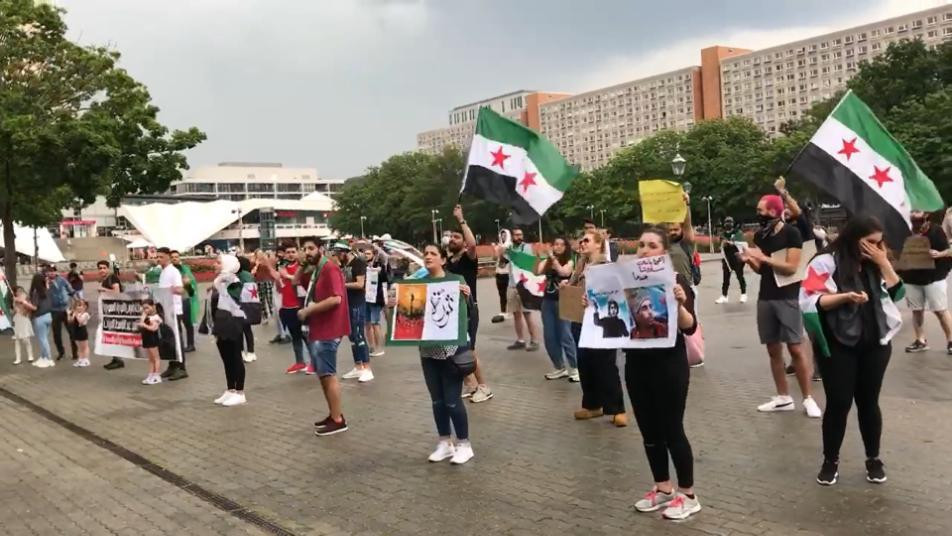 الإعلام الألماني يشيد بنشطاء س...