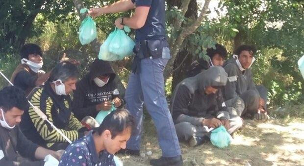 بينهم سوريون.. الشرطة الإيطالي...