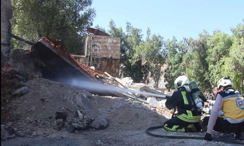 جرحى بانفجار في إدلب وغارات تس...