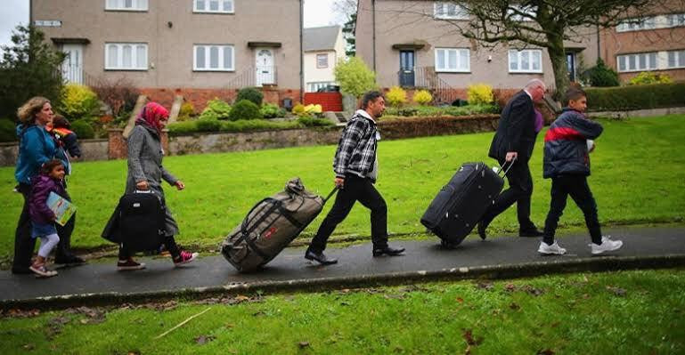 خوفا من التشرد.. قرار بوقف ترح...