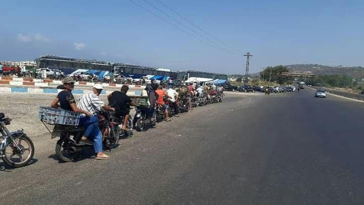 وفاة شاب على طابور البنزين في...