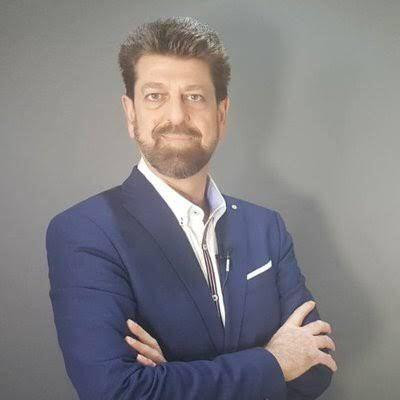 رحيل الإعلامي والروائي السوري...