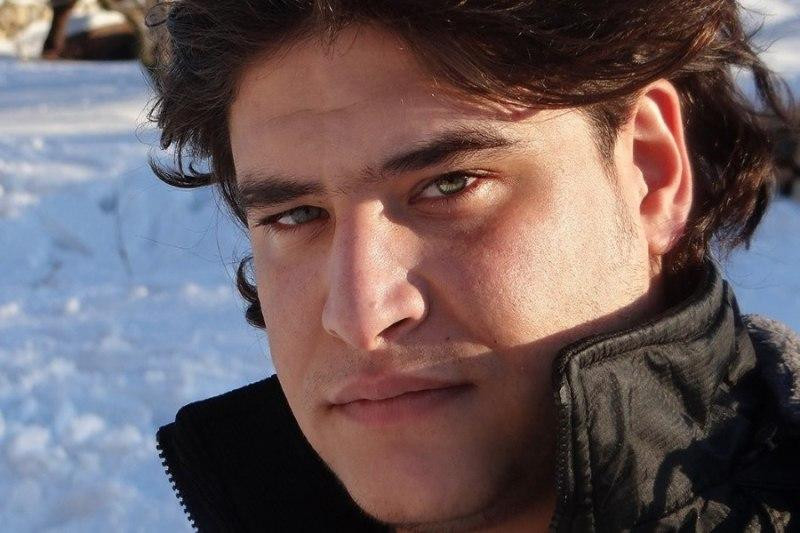 "الإنقاذ" تفرج عن الناشطين الإ...