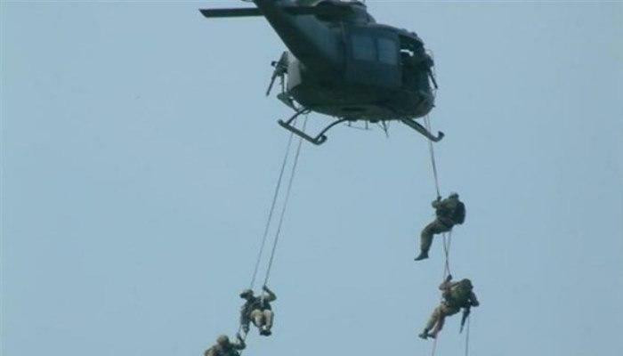 التحالف يعتقل ثلاثة أشخاص بإنز...