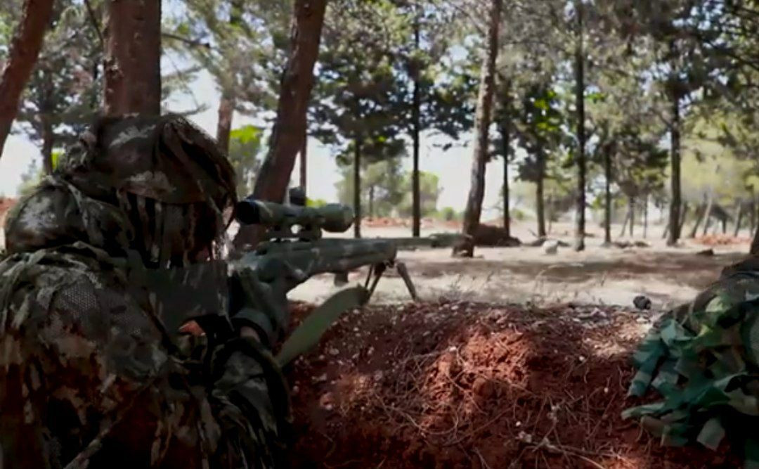 فصائل المعارضة تقنص ثلاثة عناص...