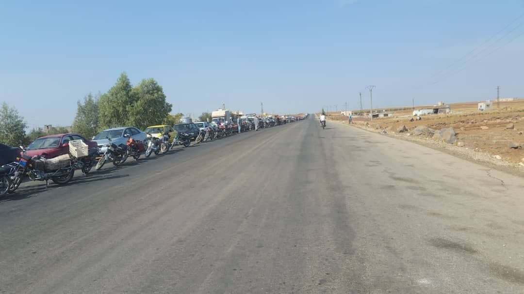 مجددا.. طوابير للحصول البانزين...