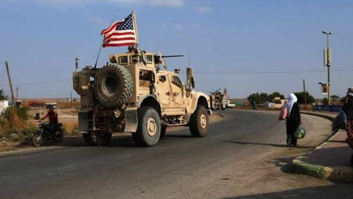 تسيير دورية أمريكية قبالة مناط...