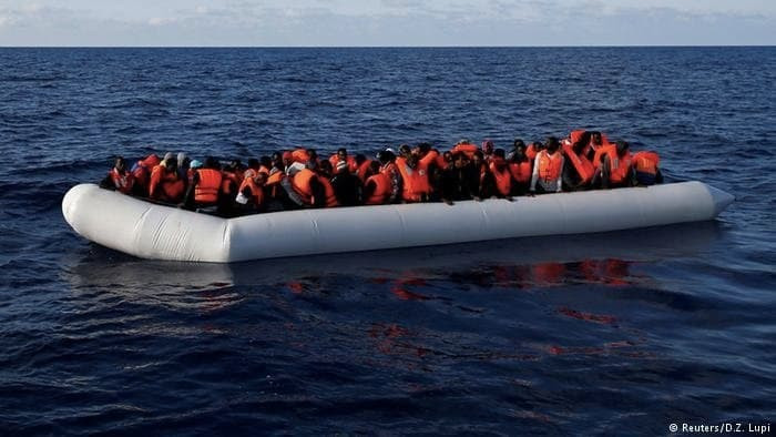 غرق طفل إثر تحطم قارب مهاجرين...