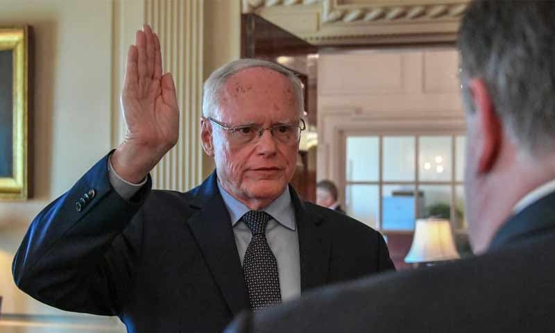 وزير الخارجية الأمريكي يودع "ج...