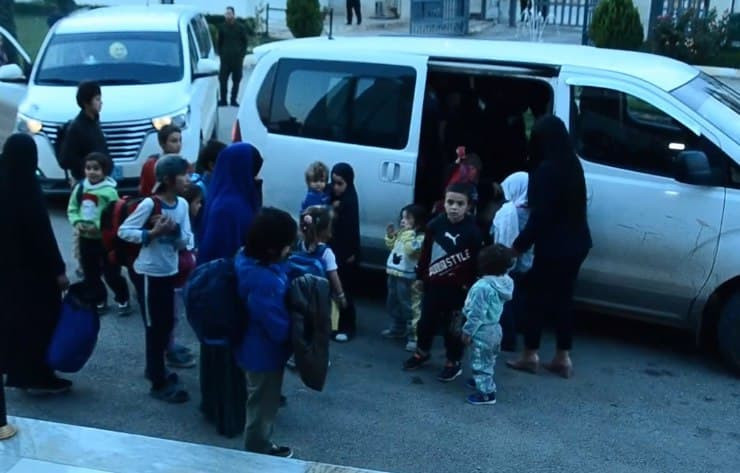 وصول 30 طفلاً روسياً إلى موسكو...