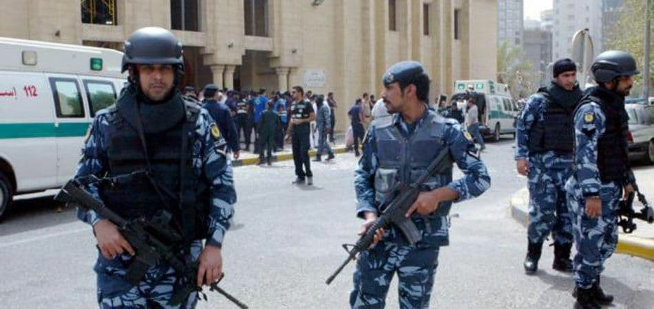 الكويت.. السجن لخمسة أشخاص بته...