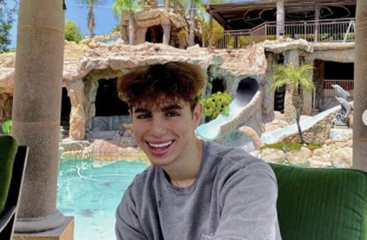 شاب سوري يحصد أكثر من 10 ملايي...