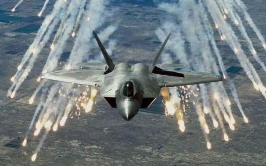 طائرات مجهولة تقصف مواقع ميليش...