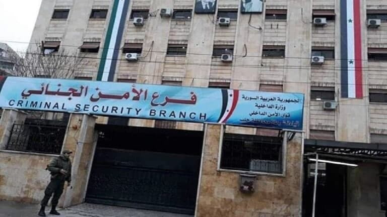 "واتسأب" يتسبب بقتل زوجة لزوجه...