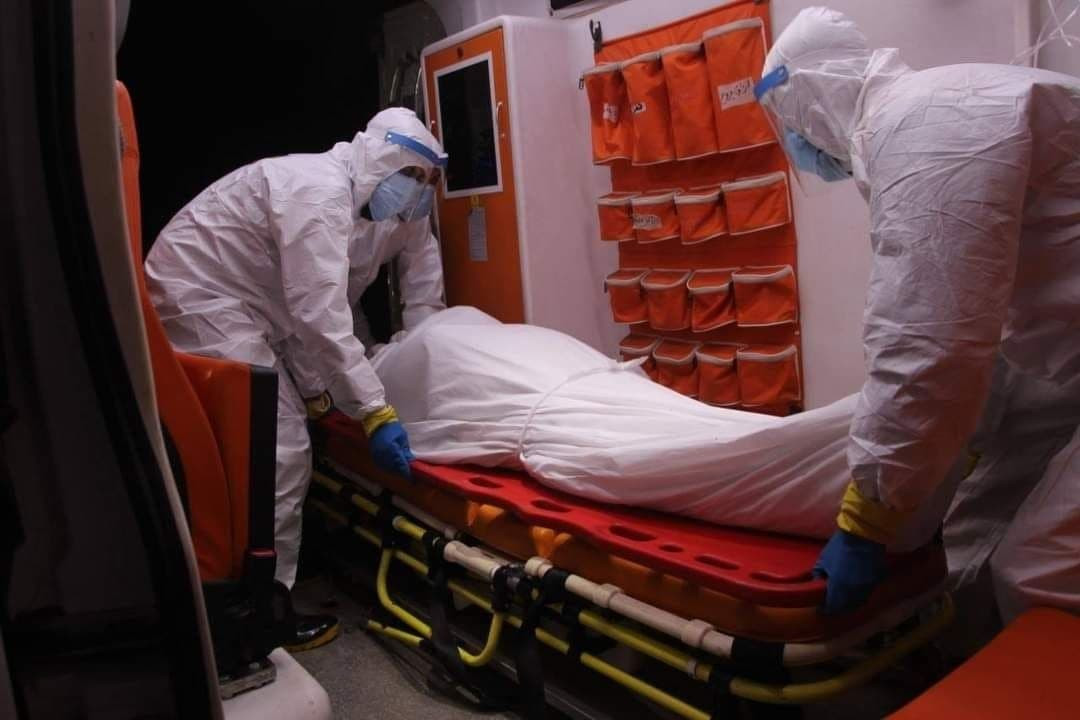 "الدفاع المدني" يدفن 4 أشخاص ت...