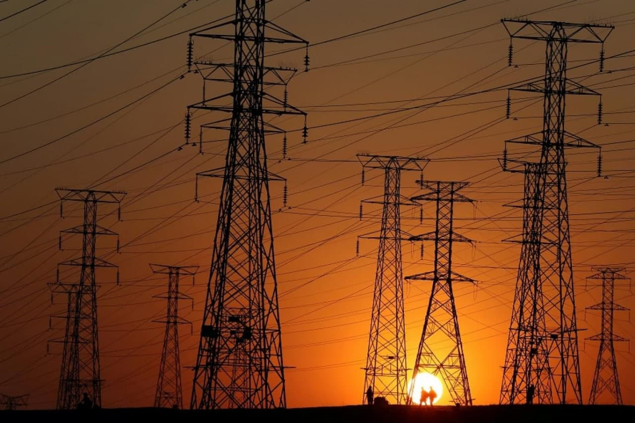 لبنان لا يسدد ثمن الكهرباء الت...